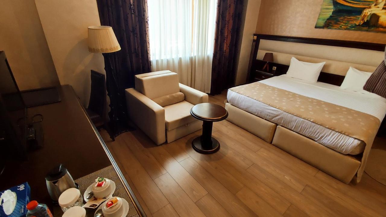 Smith'S Boutique Hotel Baku Exterior photo
