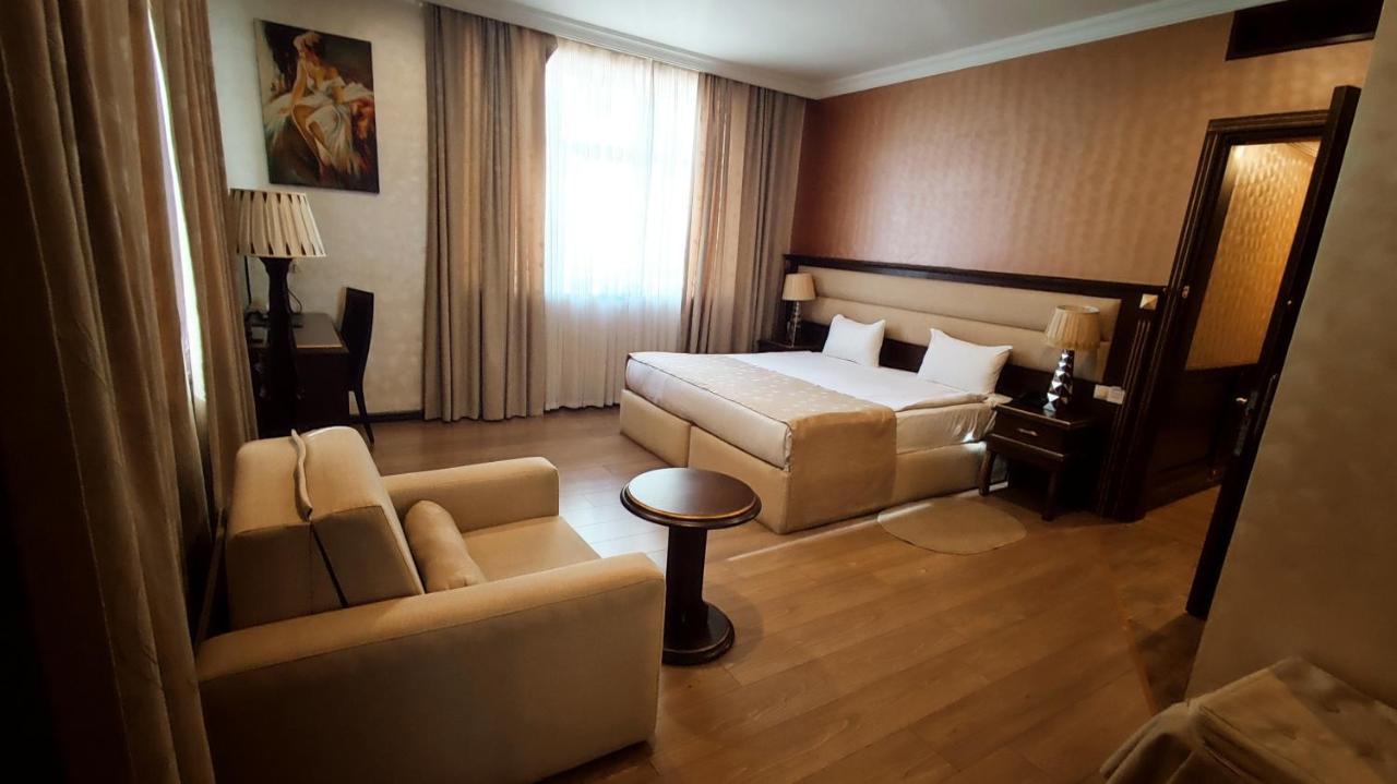 Smith'S Boutique Hotel Baku Exterior photo