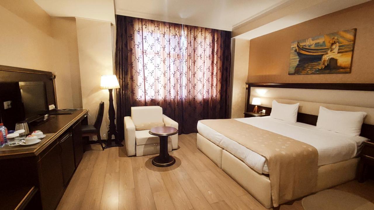 Smith'S Boutique Hotel Baku Exterior photo