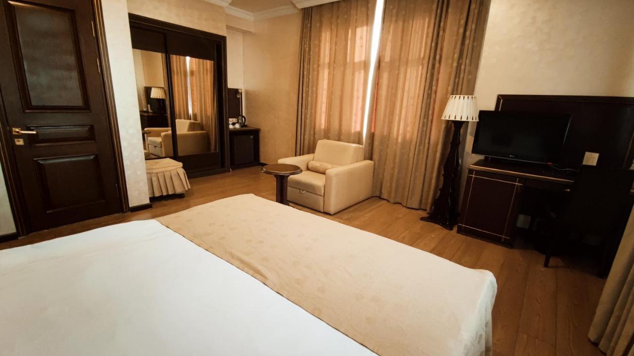 Smith'S Boutique Hotel Baku Exterior photo